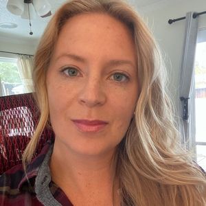 Meet your Posher, Leeann